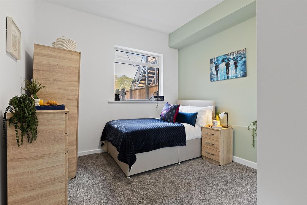 Property photo 1 of 10 Room2(1).Jpg