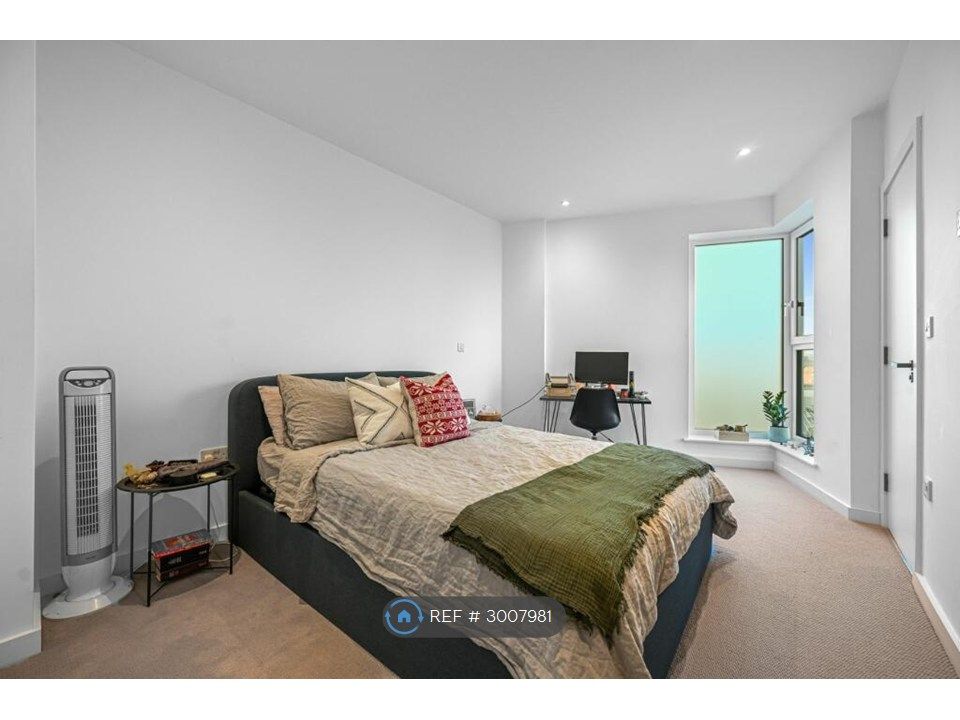 Property photo 3 of 11 Master Bed