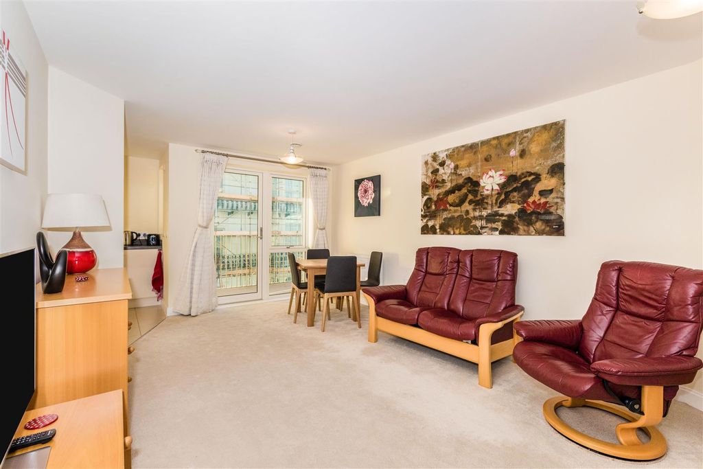 Property photo 2 of 14 96c3E31d-38A0-4E95-Ba12-B41c03E3B6Ea.Jpg