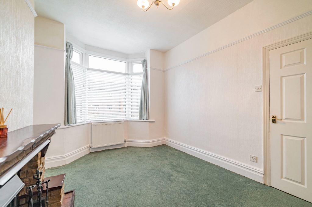 Property photo 2 of 18