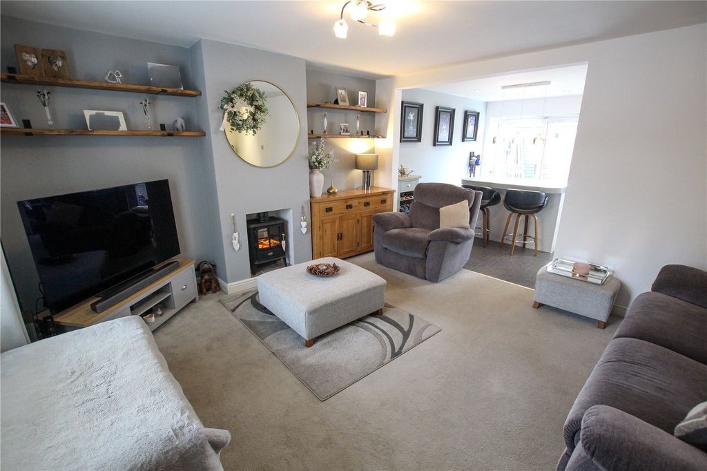 Property photo 2 of 19