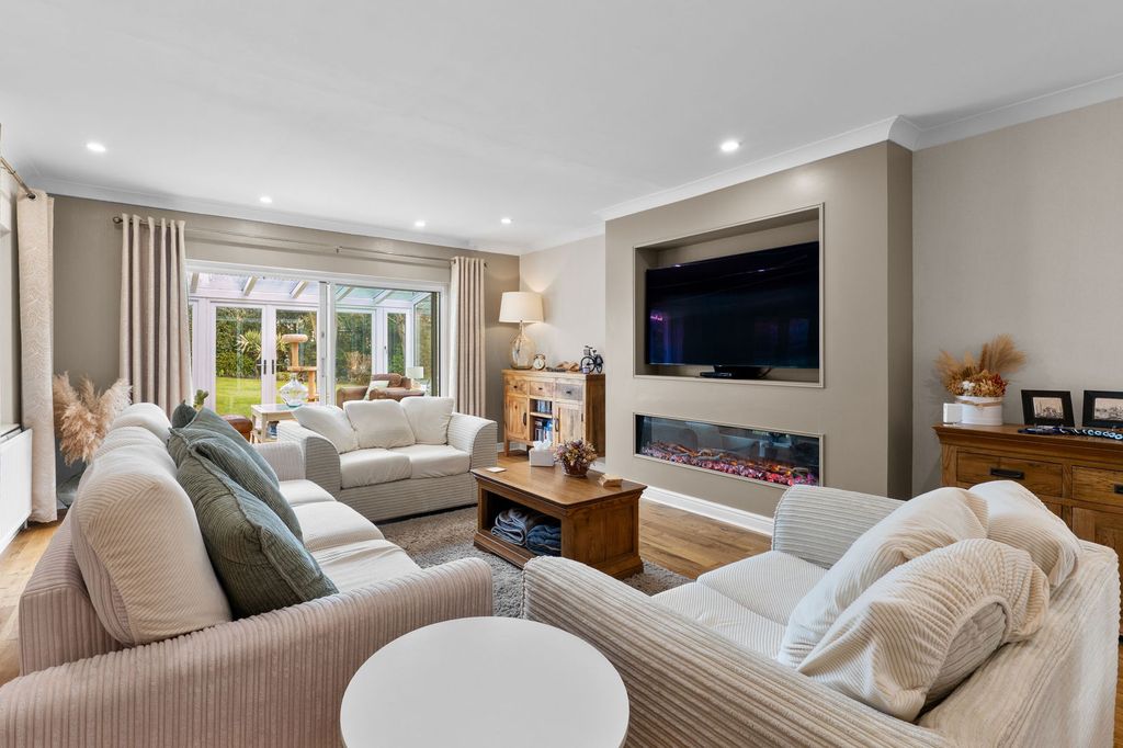 Property photo 3 of 41