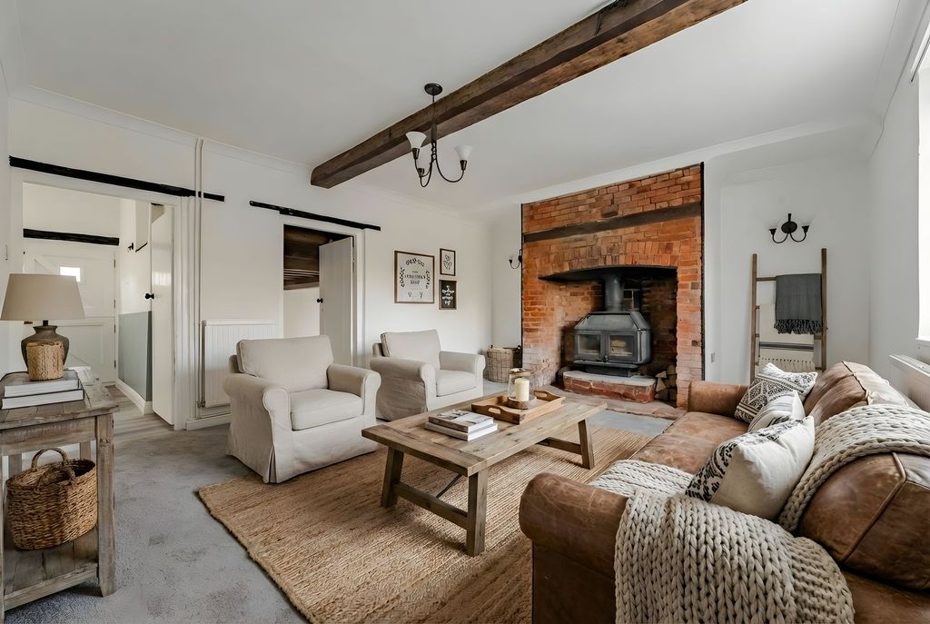 Property photo 2 of 23