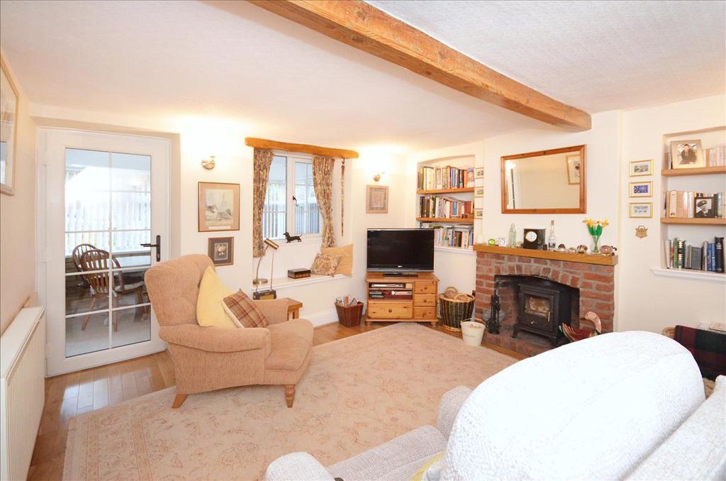 Property photo 2 of 11