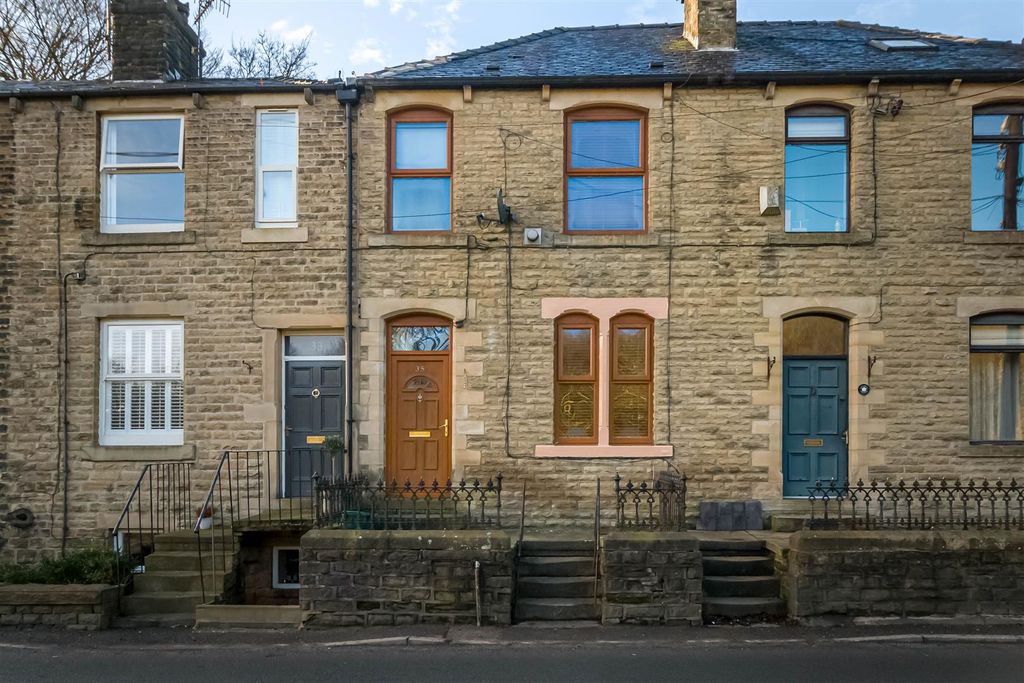 Property photo 1 of 32 35 Delph New Road Dobcross Ol35Ba 001.Jpg