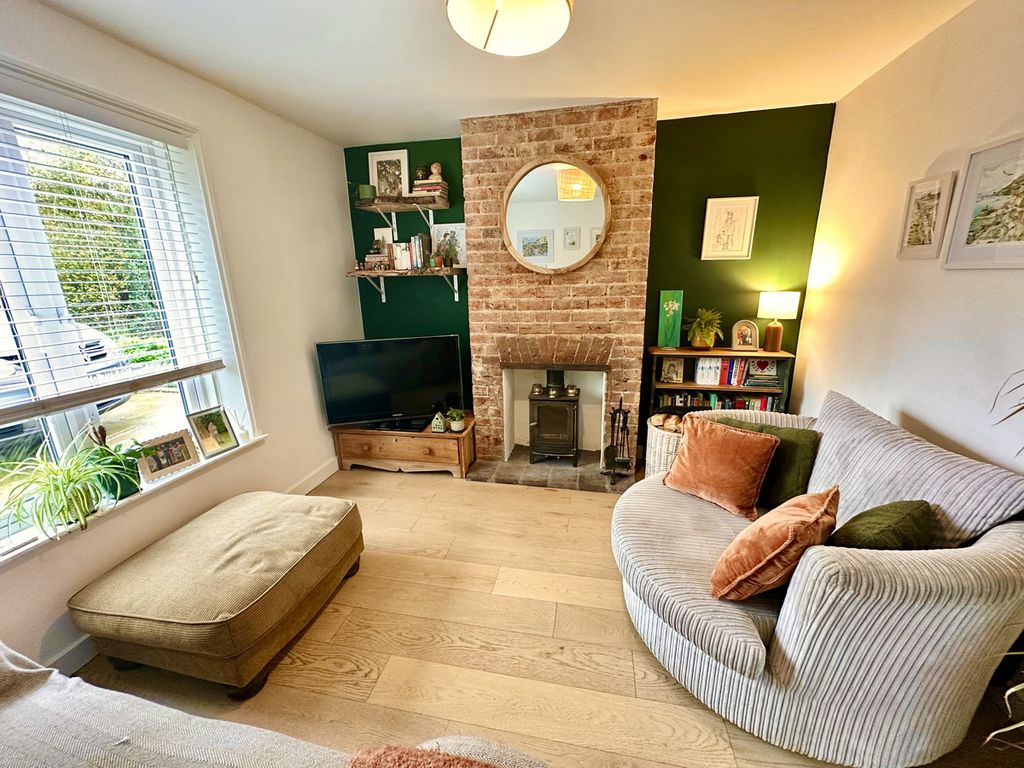 Property photo 3 of 27