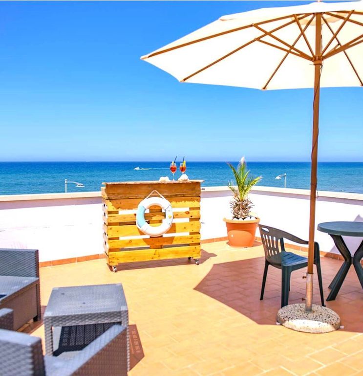 Property photo 1 of 28