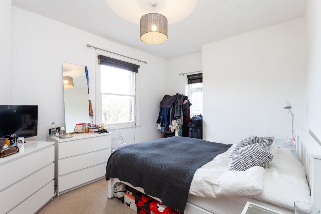 Property photo 3 of 6 Bedroom