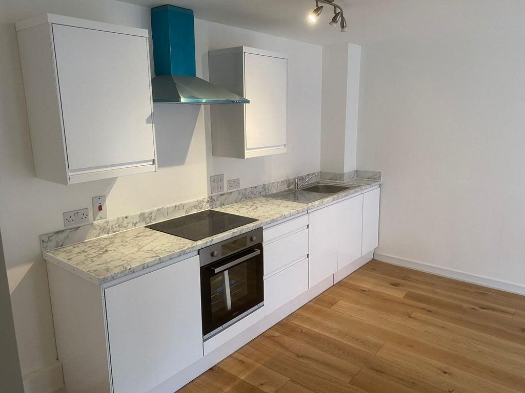 Property photo 3 of 7 Kitchen