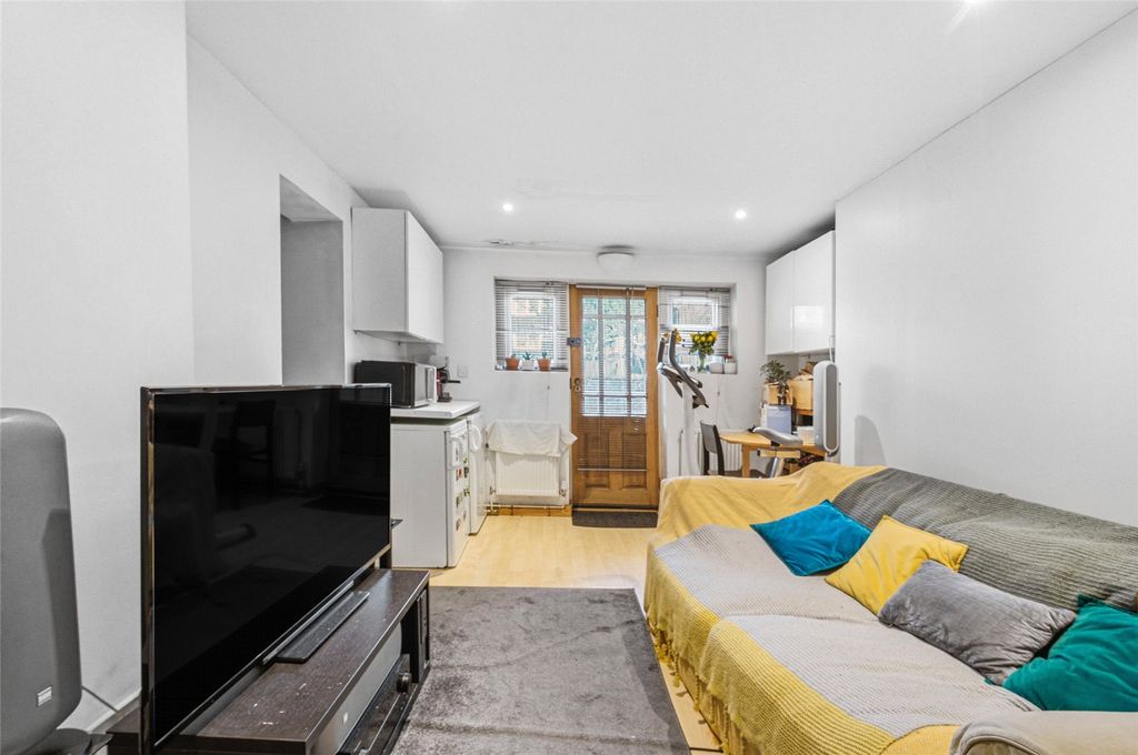 Property photo 2 of 16 Picture No. 08