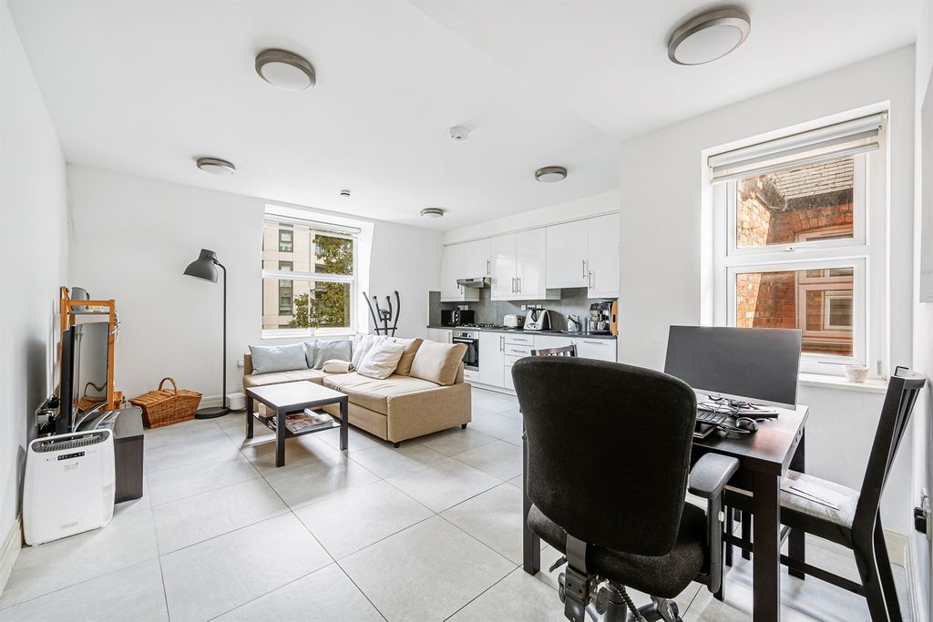 Property photo 1 of 6 (Main)