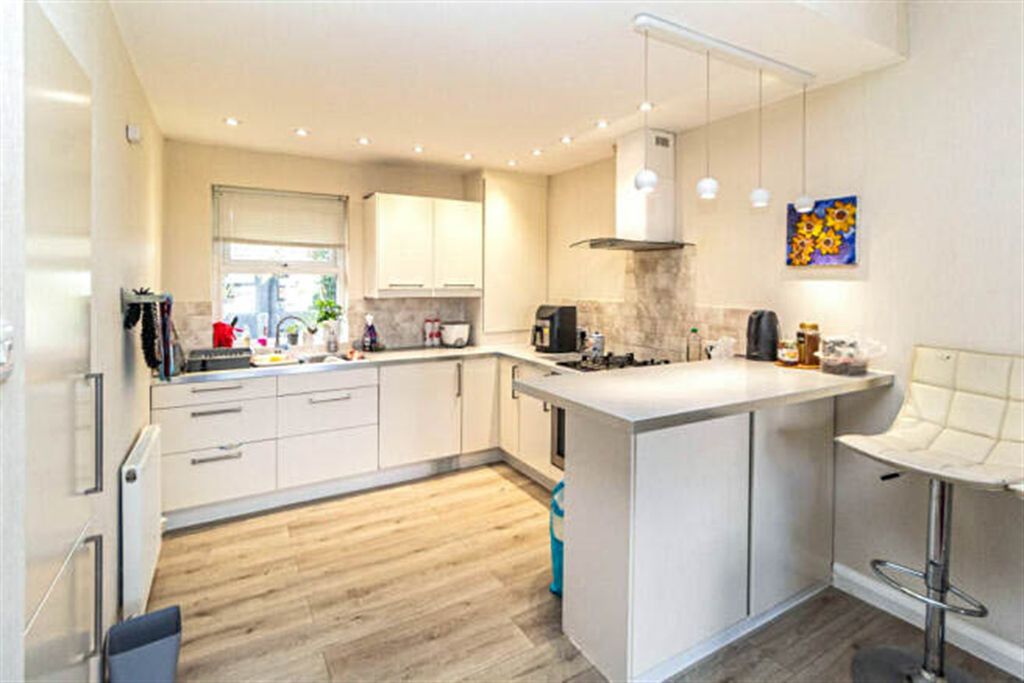 Property photo 3 of 8 Kitchen/Diner