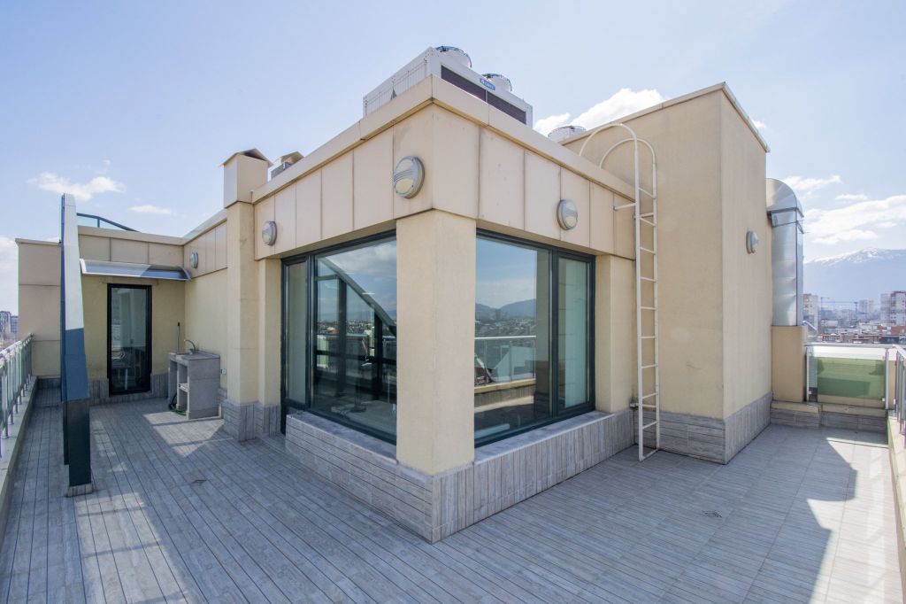 Property photo 3 of 12 <Alttext/>