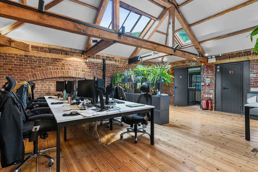 Property photo 2 of 8 Olrib81Aendellstreet6.Jpg