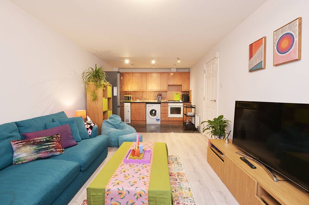 Property photo 2 of 18