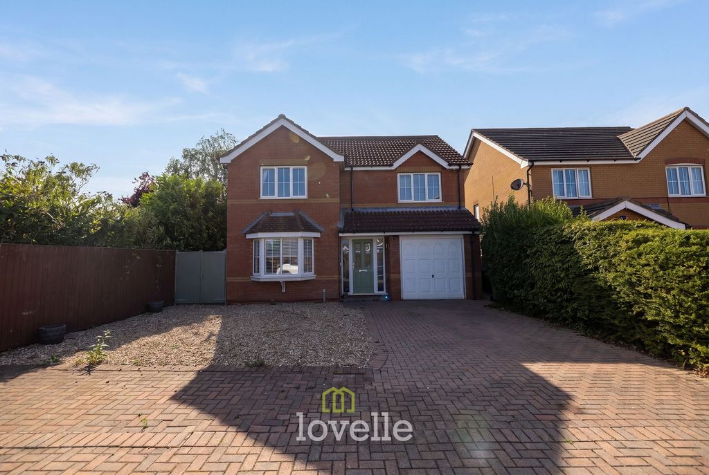 Property photo 1 of 32