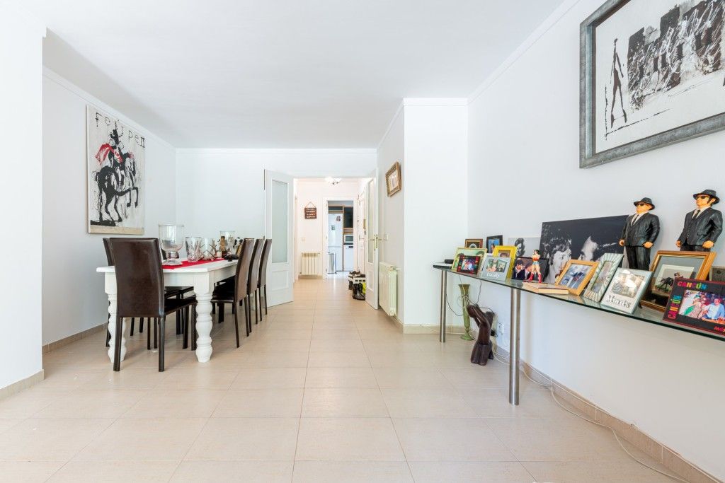 Property photo 3 of 18 Dining