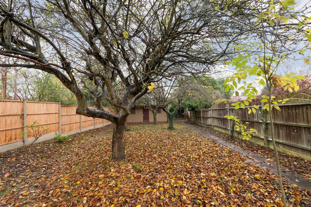 Property photo 2 of 18 Qed 15.Jpg