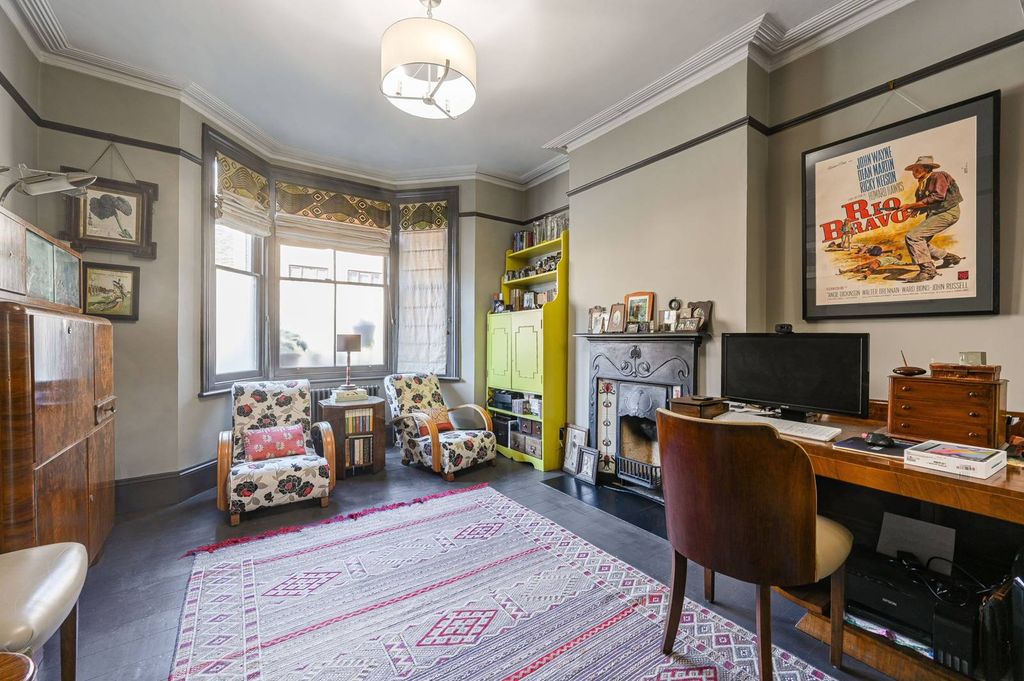 Property photo 2 of 22