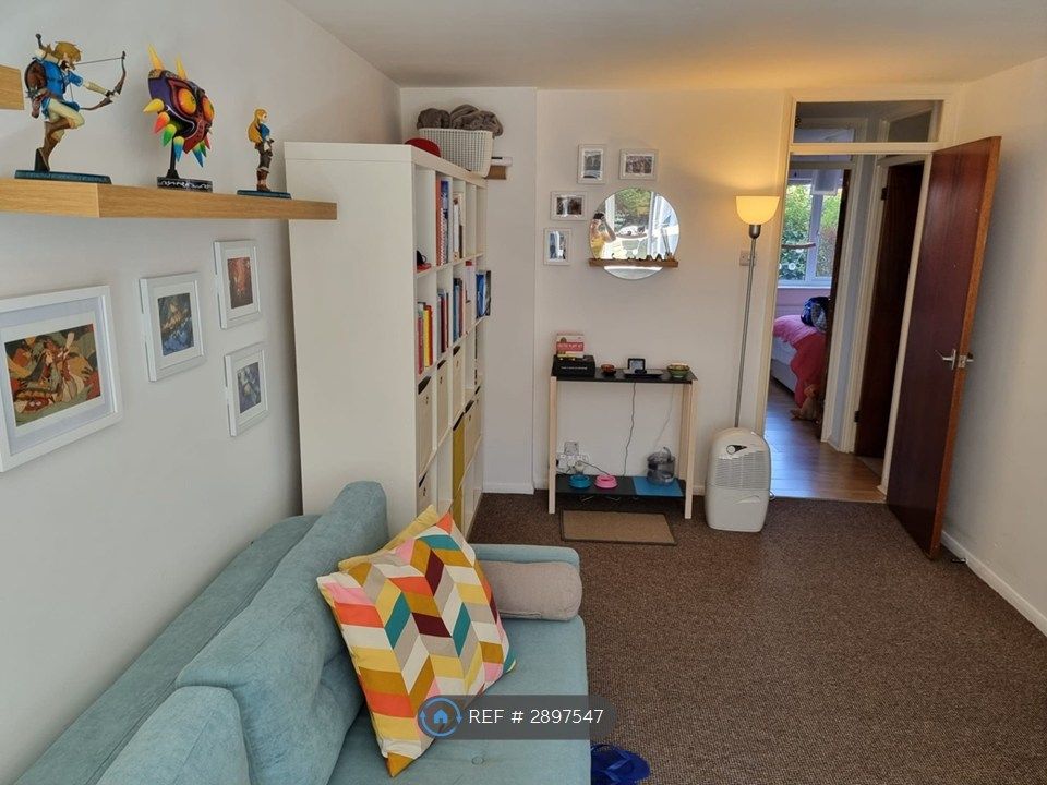 Property photo 3 of 8