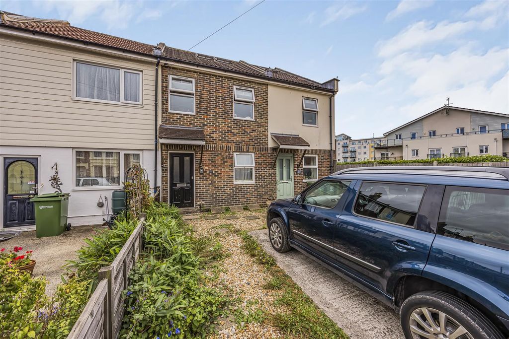 Property photo 1 of 14 2B Locksway Road, Southsea-Porticomarketing-Soldby