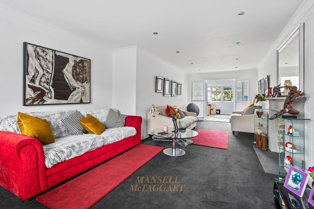 Additional image 4 of 5 bed detached house for saleHare Lane, Lingfield RH7