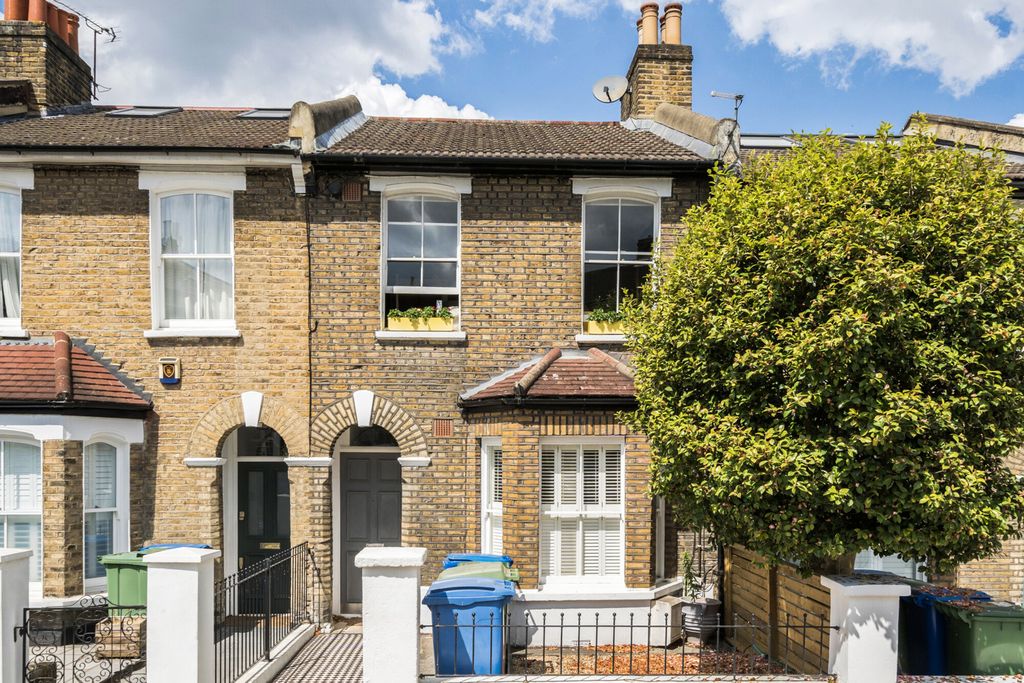 Property photo 3 of 16 External