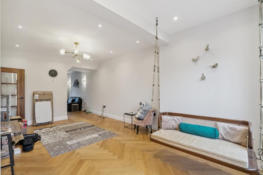 Property photo 3 of 23