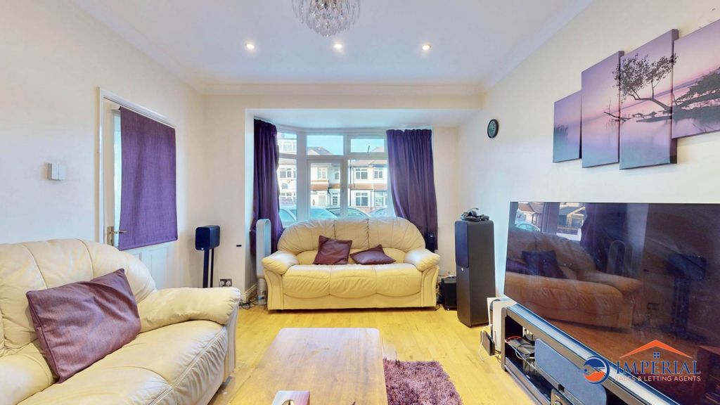 Property photo 3 of 27