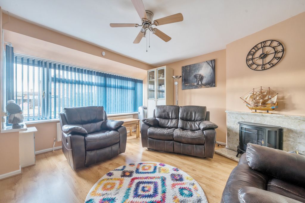 Property photo 2 of 21 1383078-19-691F23...