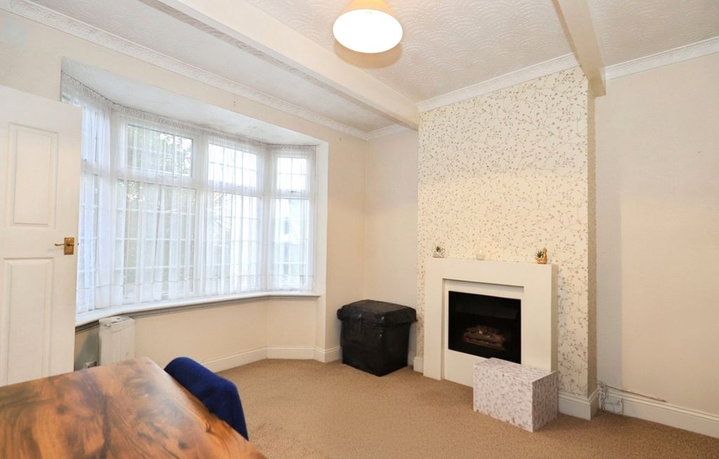 Property photo 3 of 16 Picture No. 23