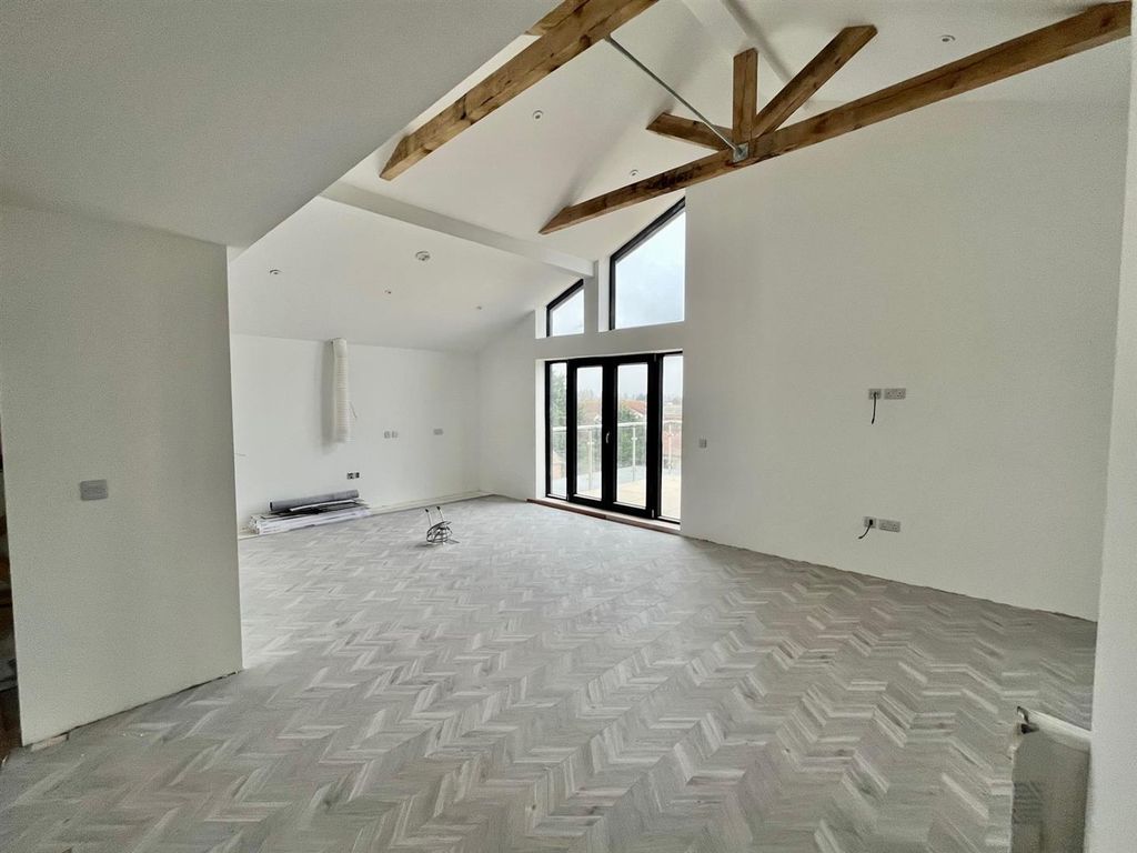Property photo 2 of 13 Penthouse 1.Jpg