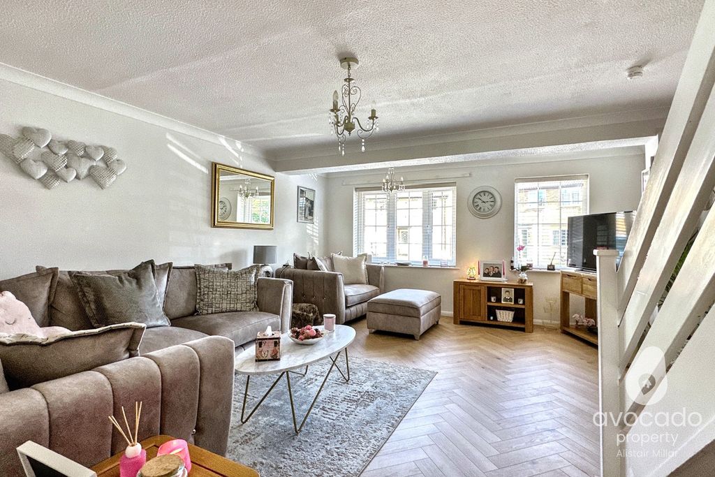 Property photo 3 of 18 4537559