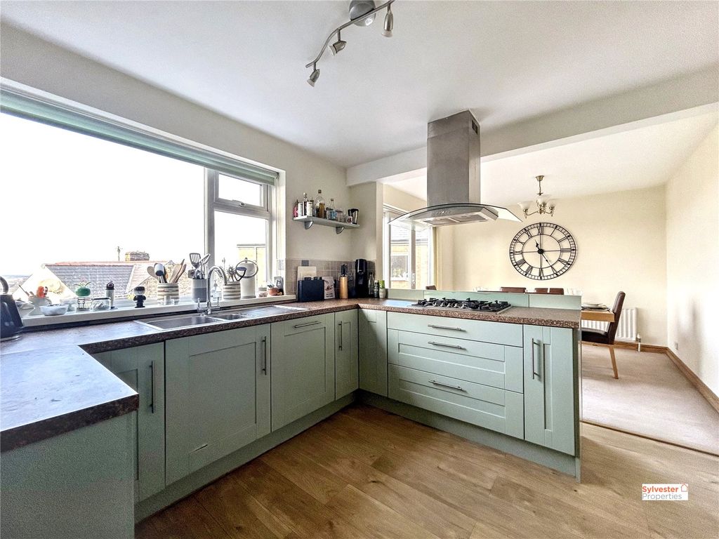 Property photo 2 of 25 Picture No. 07