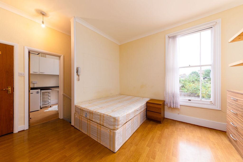 Property photo 3 of 5