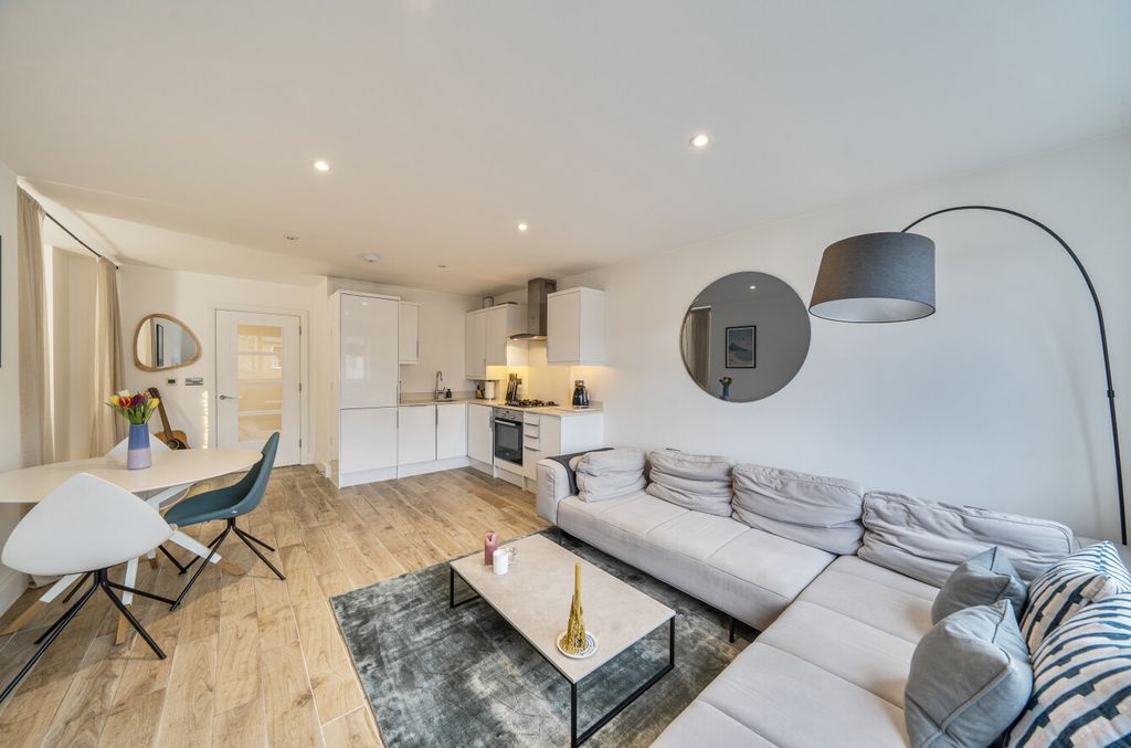 Property photo 3 of 15 1402244-12-6973B0...