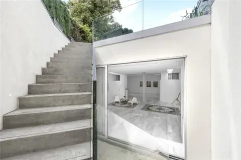 Property photo 1 of 27