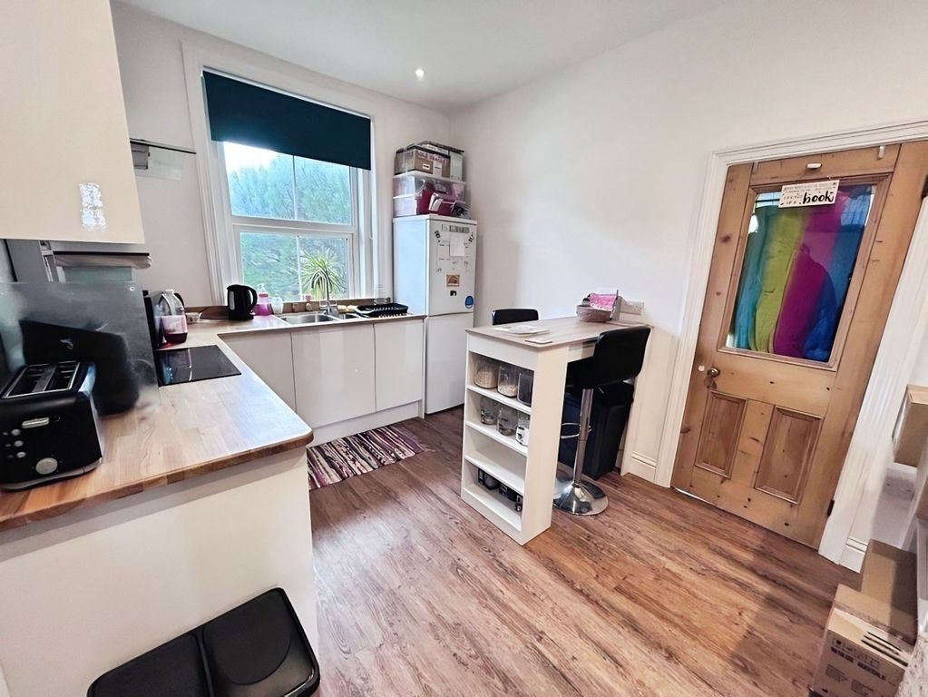 Property photo 2 of 8 Pbox-Img.Jpg