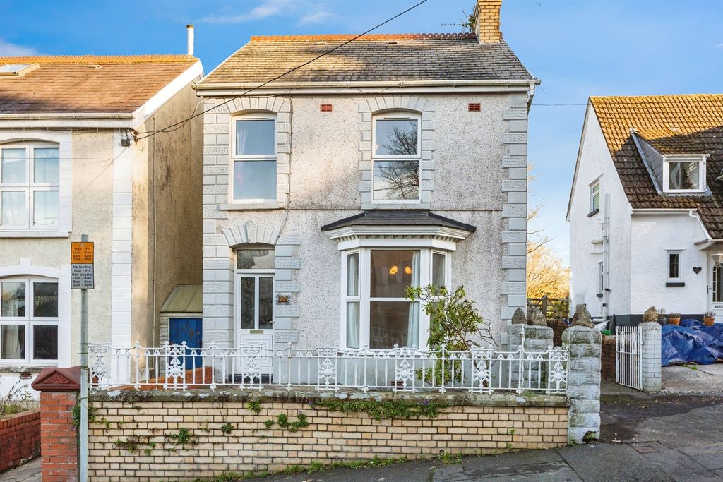 Property photo 2 of 16