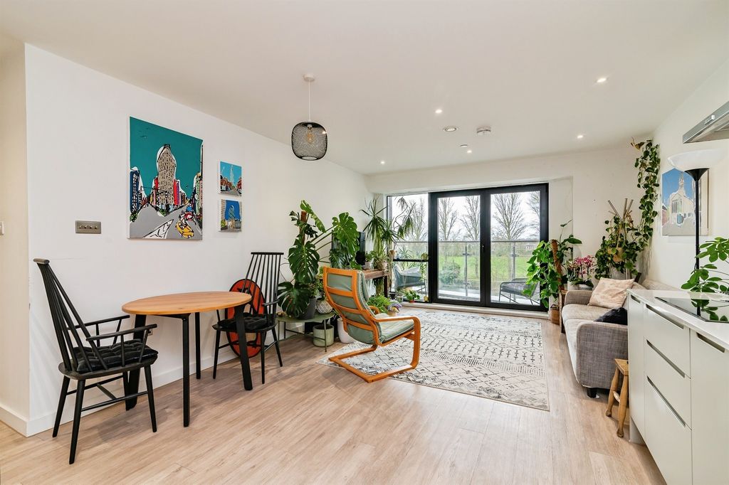 Property photo 3 of 19