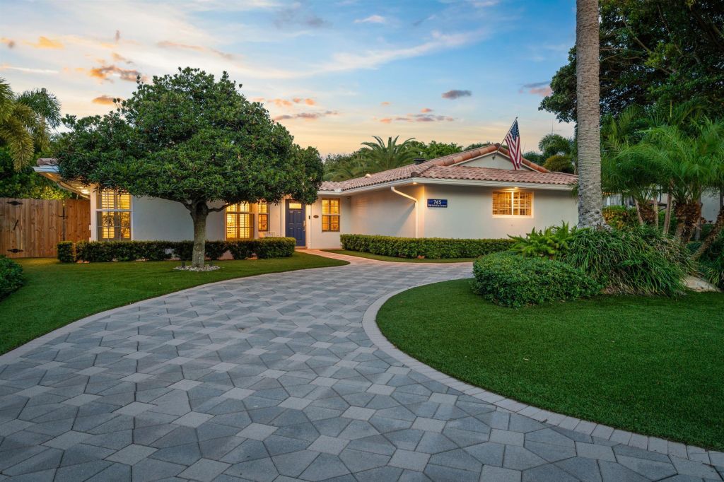 Property photo 3 of 10 <Alttext/>