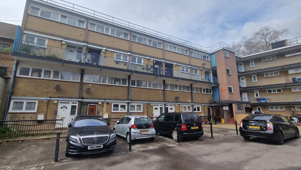 Property photo 1 of 17 Building