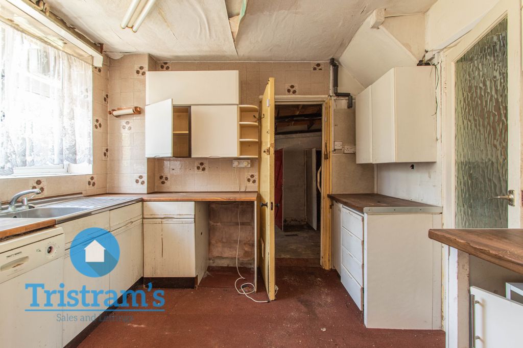 Property photo 2 of 16