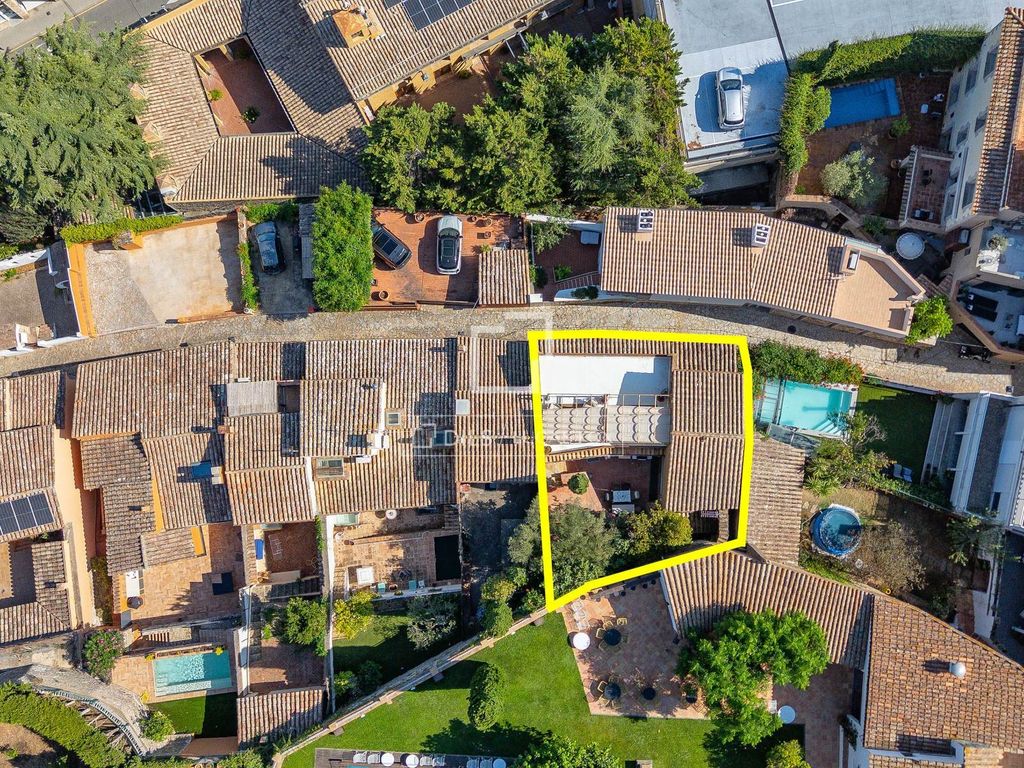 Property photo 3 of 54