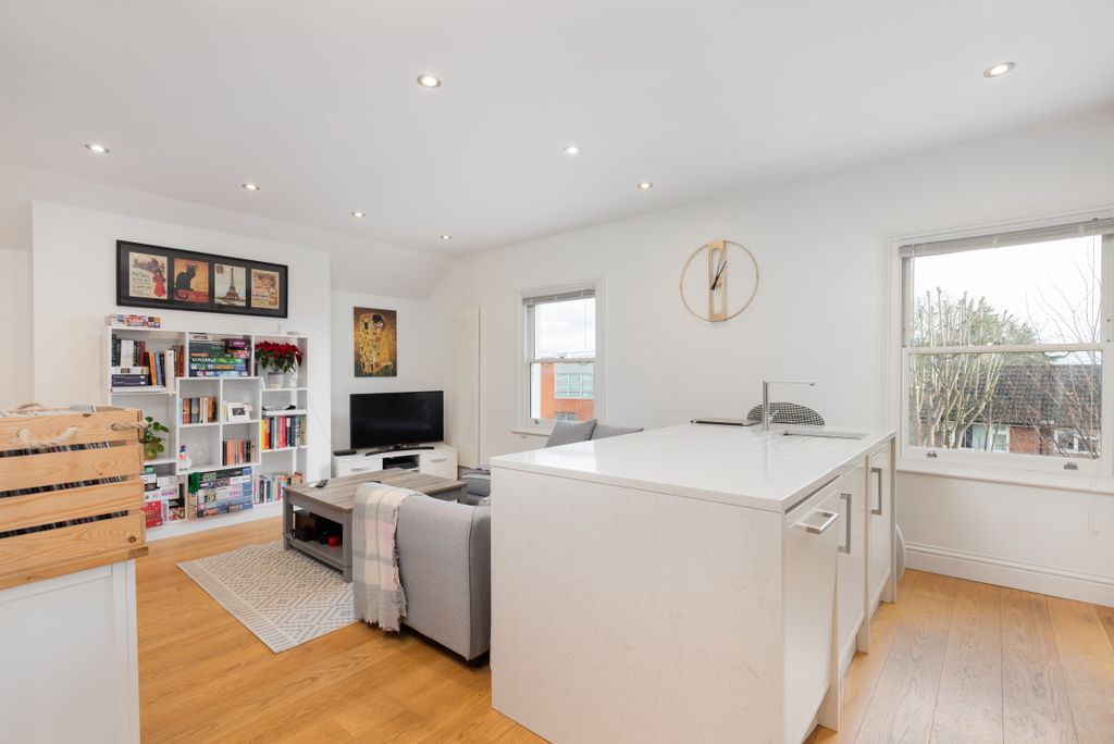 Property photo 1 of 8 Ridgway 8F4 - (01 Of