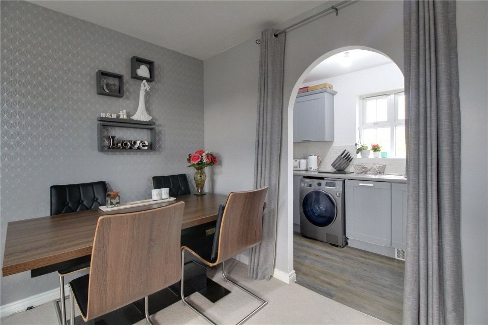 Property photo 3 of 11 3