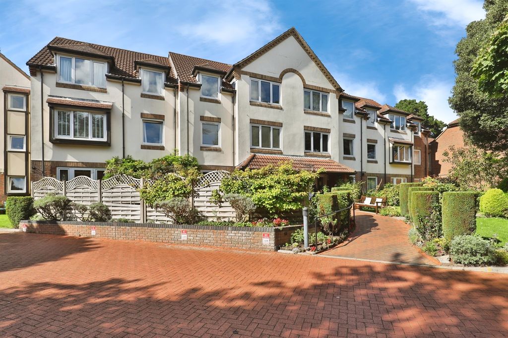 Property photo 1 of 17