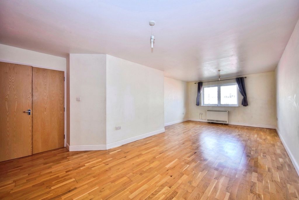 Property photo 1 of 18 Pbox-Img.Jpg