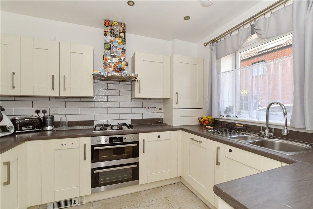 Property photo 2 of 14 Kitchen