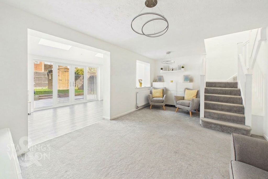 Property photo 2 of 24